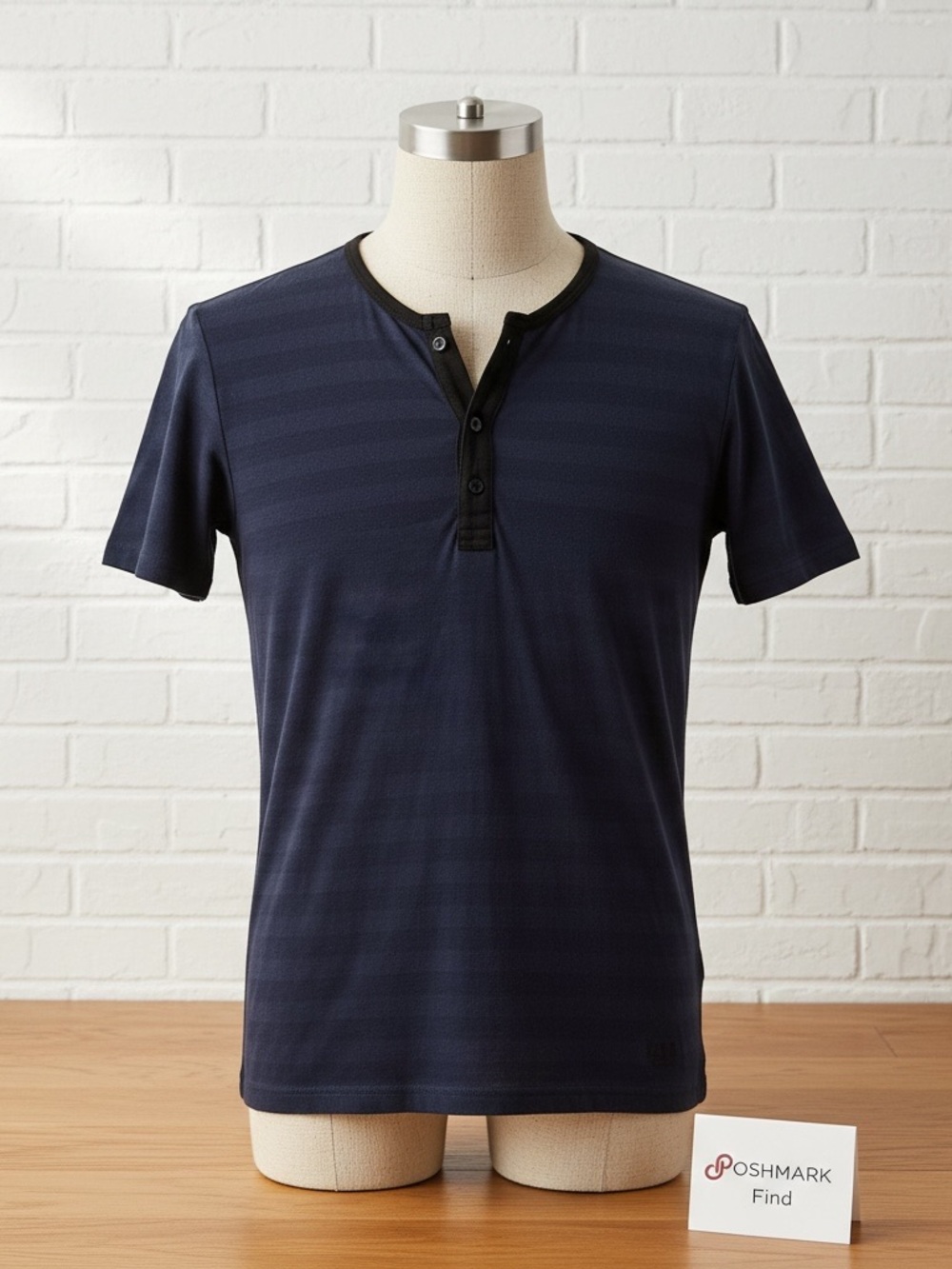 A|X Armani Exchange Men’s Blue Striped Henley T-Shirt Size Small